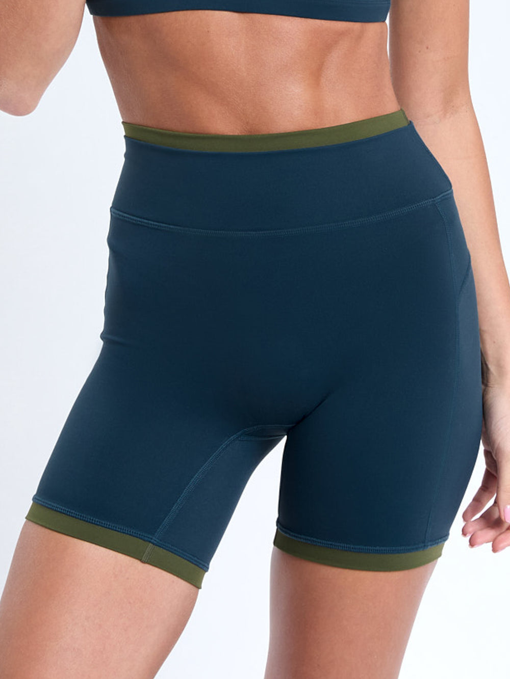 Contrast Short